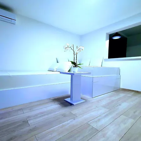 Luxury With Jacuzzi And Swimming Pool Vila
