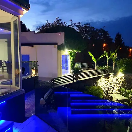 Luxury With Jacuzzi And Swimming Pool *