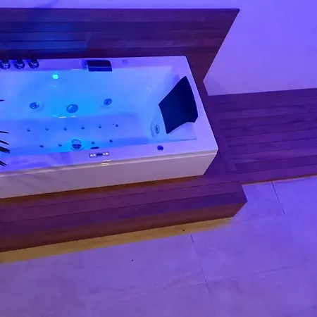 Vila Luxury With Jacuzzi And Swimming Pool *