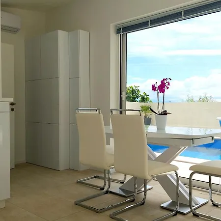 Luxury With Jacuzzi And Swimming Pool Villa *