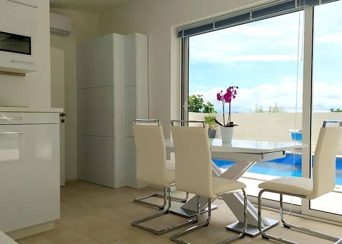 Luxury With Jacuzzi And Swimming Pool Villa *