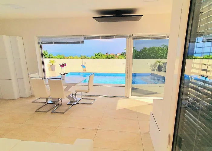 Luxury With Jacuzzi And Swimming Pool Opatija