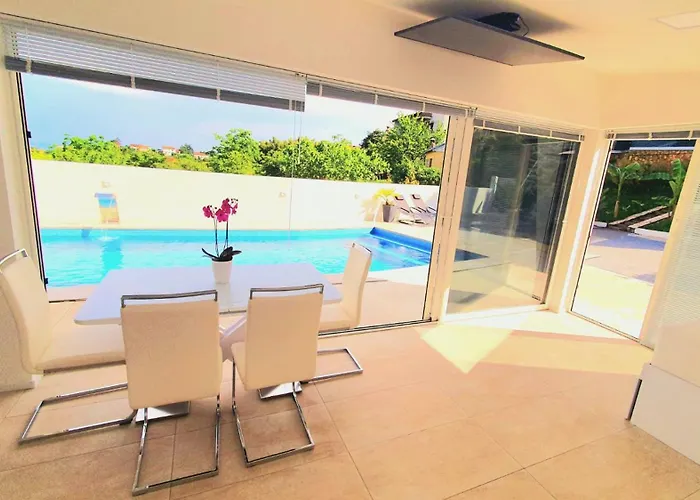 Luxury With Jacuzzi And Swimming Pool Vila Opatija