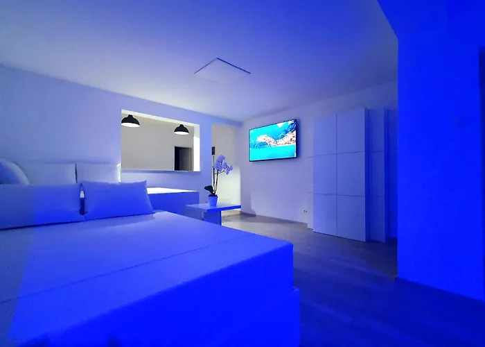 Luxury With Jacuzzi And Swimming Pool Vila