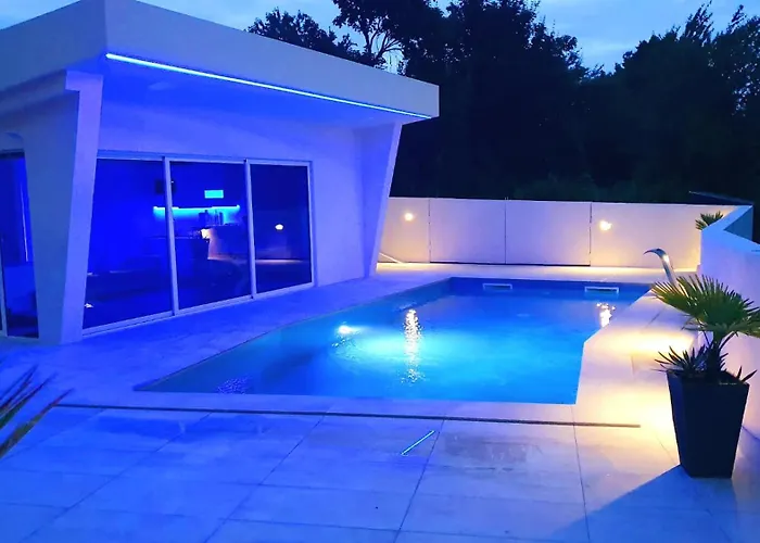 Vila Luxury With Jacuzzi And Swimming Pool *