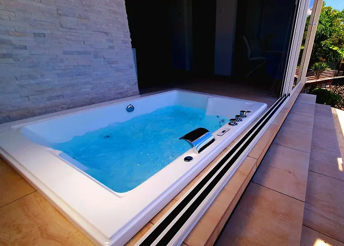 Luxury With Jacuzzi And Swimming Pool Opatija