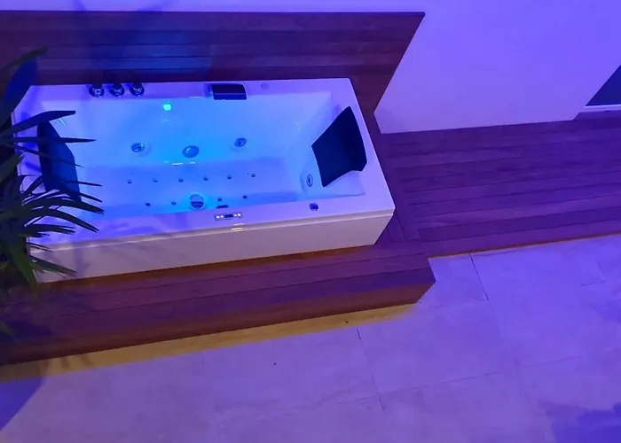 Vila Luxury With Jacuzzi And Swimming Pool *