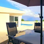 Vila Luxury With Jacuzzi And Swimming Pool