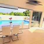 Luxury With Jacuzzi And Swimming Pool Vila Opatija